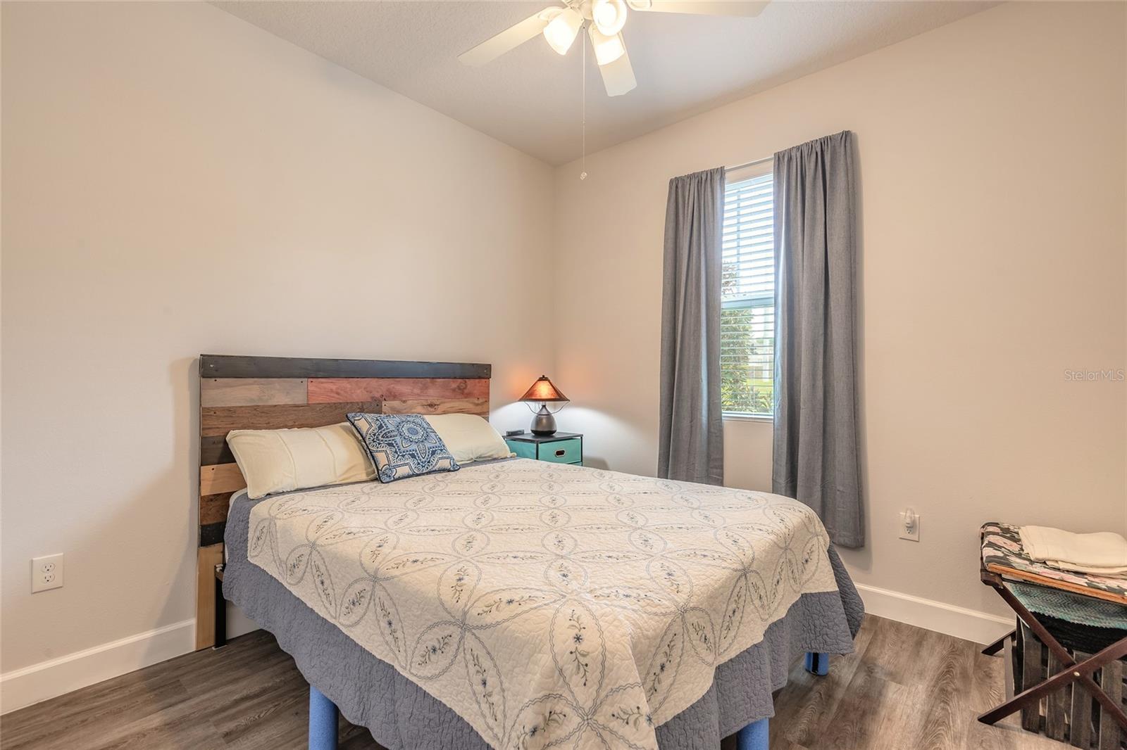 Image 23 of 42 For 1094 River Falls Circle