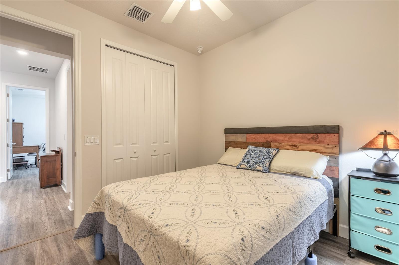 Image 24 of 42 For 1094 River Falls Circle