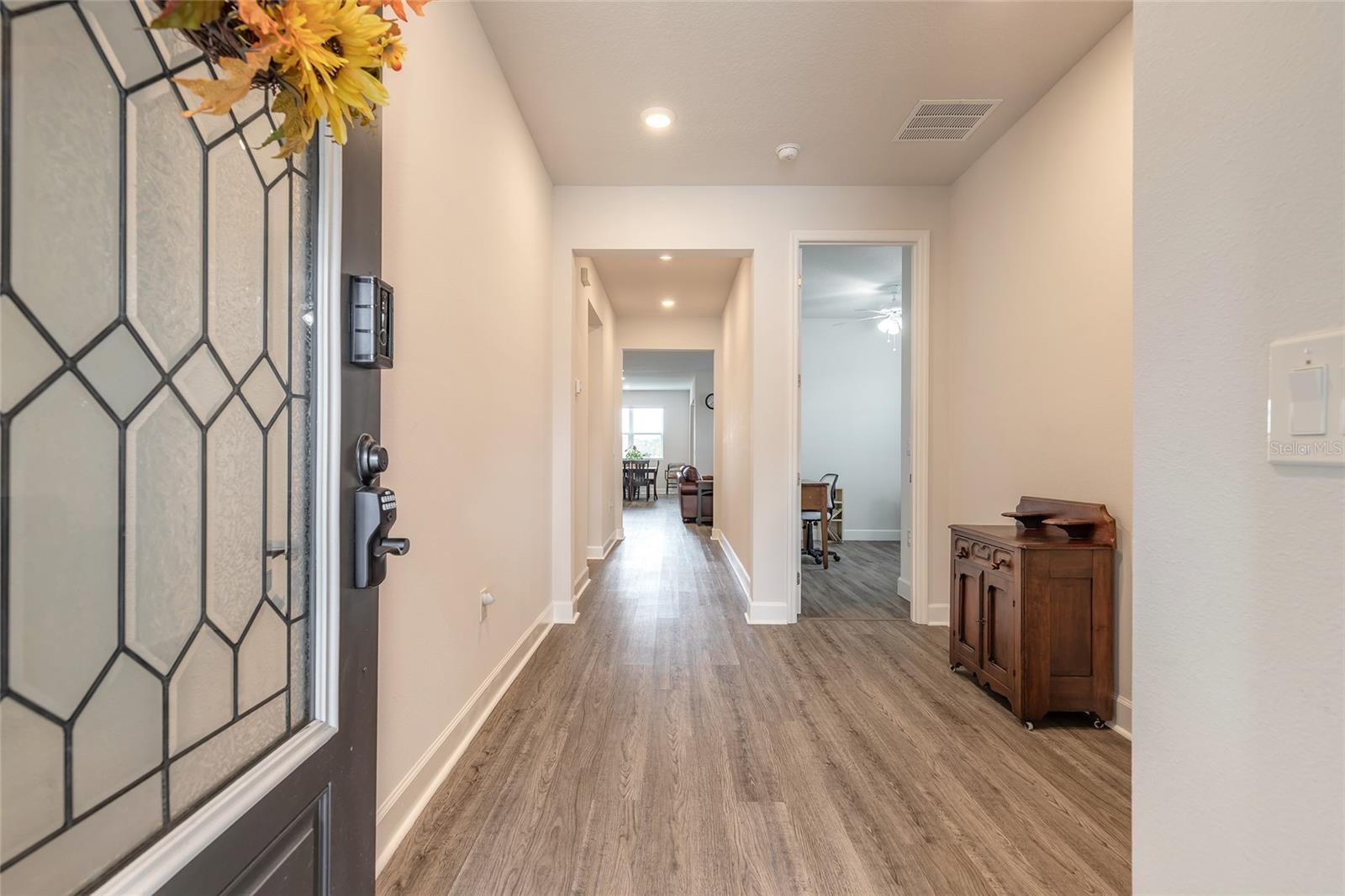 Image 25 of 42 For 1094 River Falls Circle