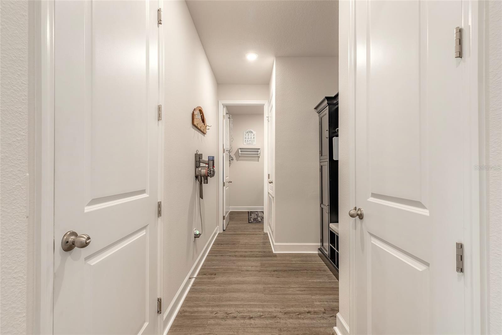 Image 27 of 42 For 1094 River Falls Circle