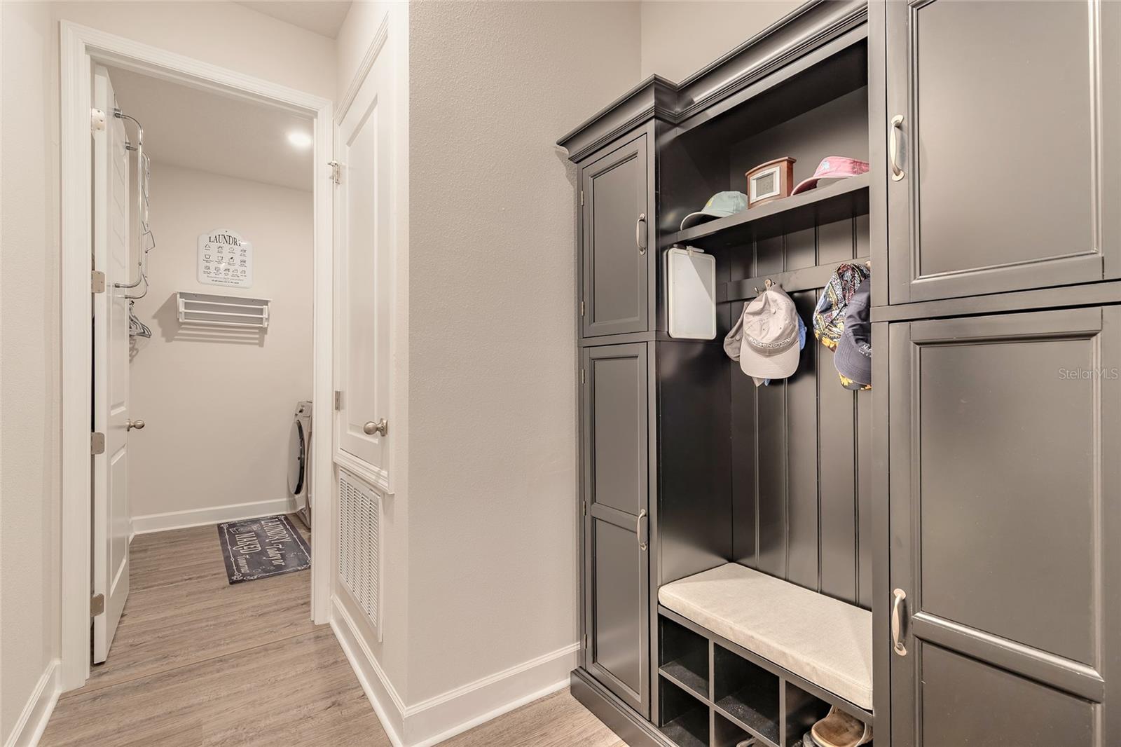 Image 28 of 42 For 1094 River Falls Circle