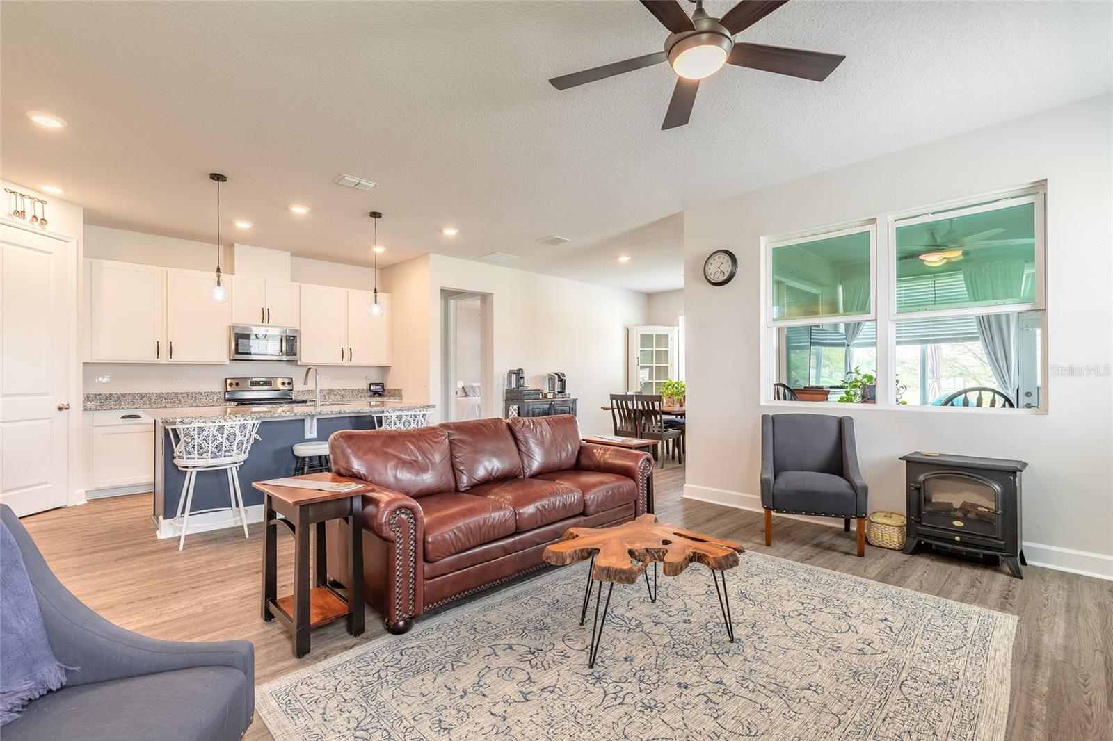 Image 4 of 42 For 1094 River Falls Circle