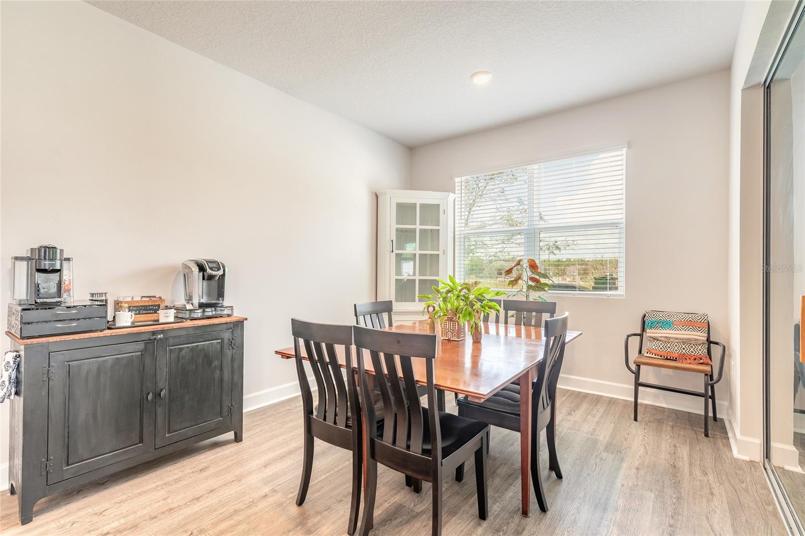 Image 6 of 42 For 1094 River Falls Circle