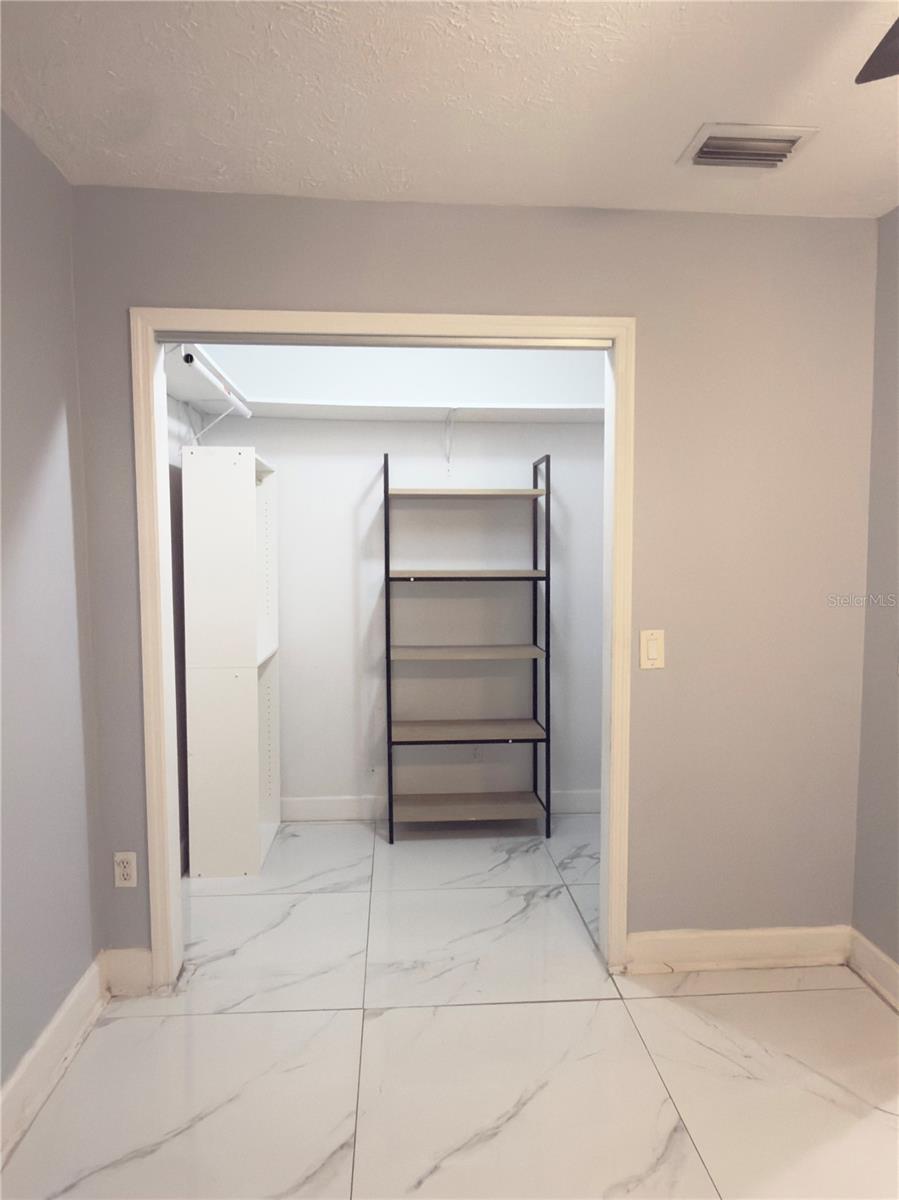 Image 12 of 21 For 9989 Leahy Road