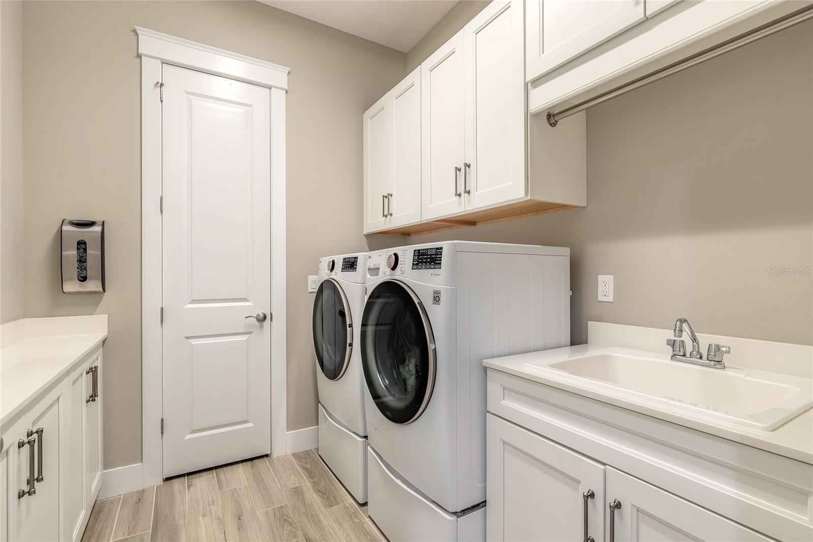 Image 24 of 65 For 3207 Medici Boulevard