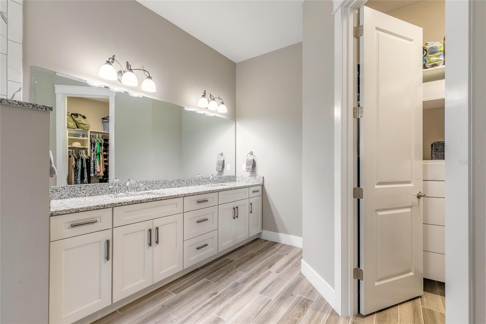 Image 33 of 65 For 3207 Medici Boulevard