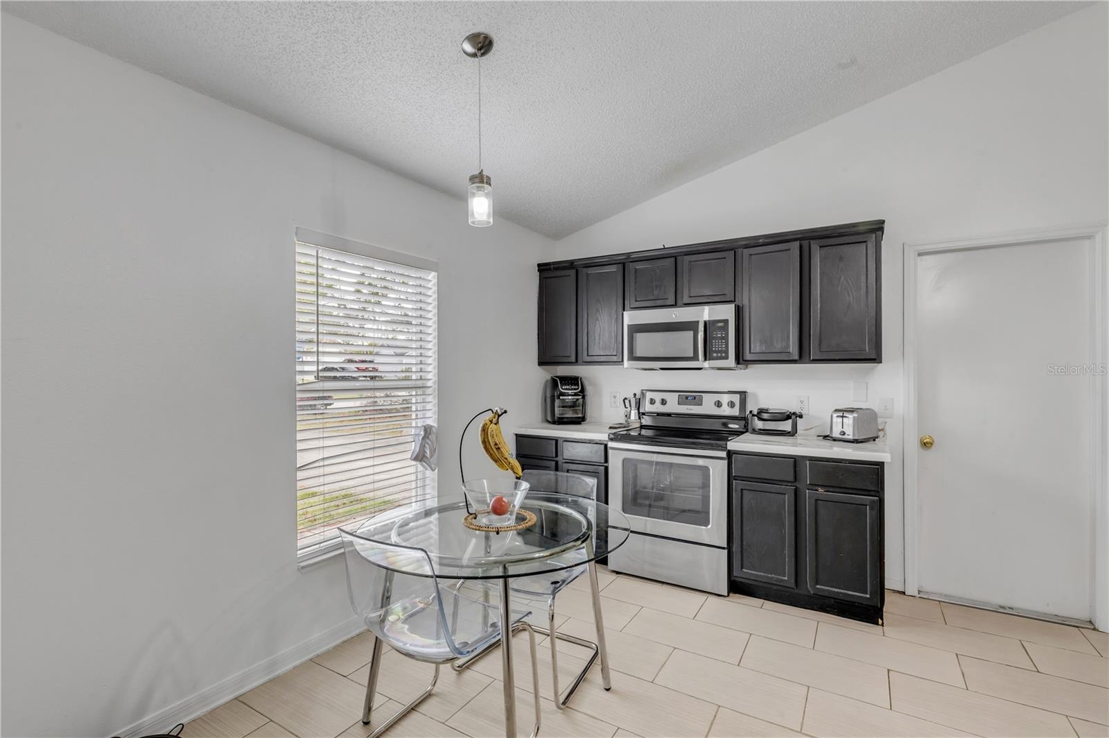 Image 11 of 35 For 1210 July Circle