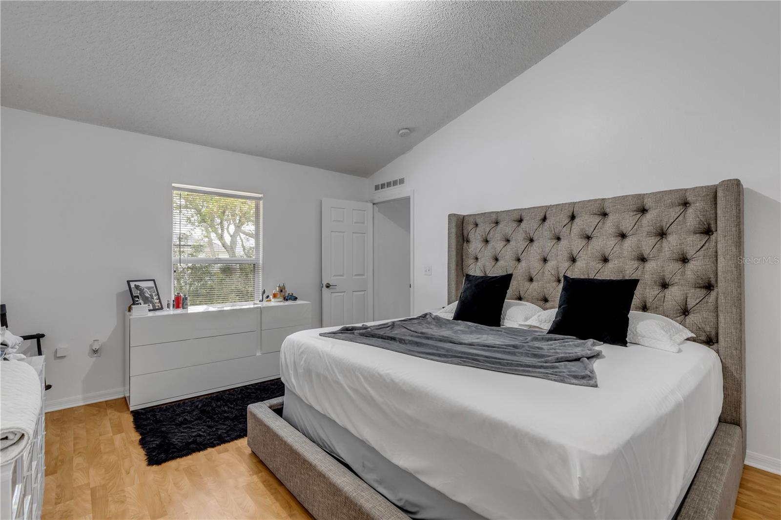 Image 14 of 35 For 1210 July Circle