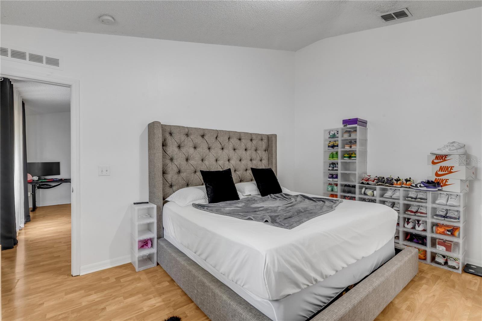 Image 15 of 35 For 1210 July Circle