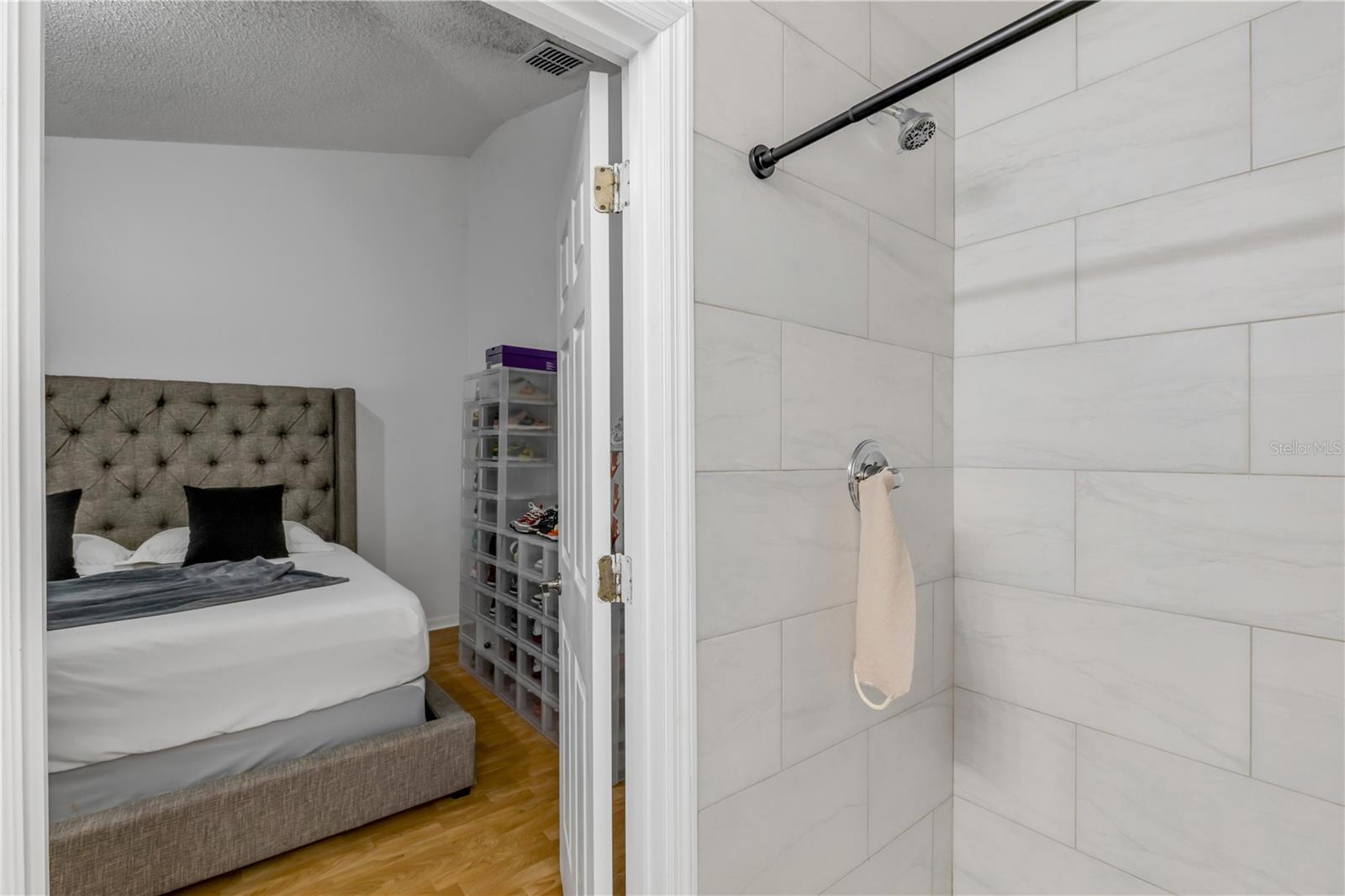 Image 18 of 35 For 1210 July Circle