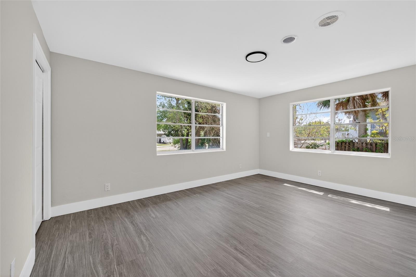 Image 15 of 35 For 1822 Palmetto Avenue