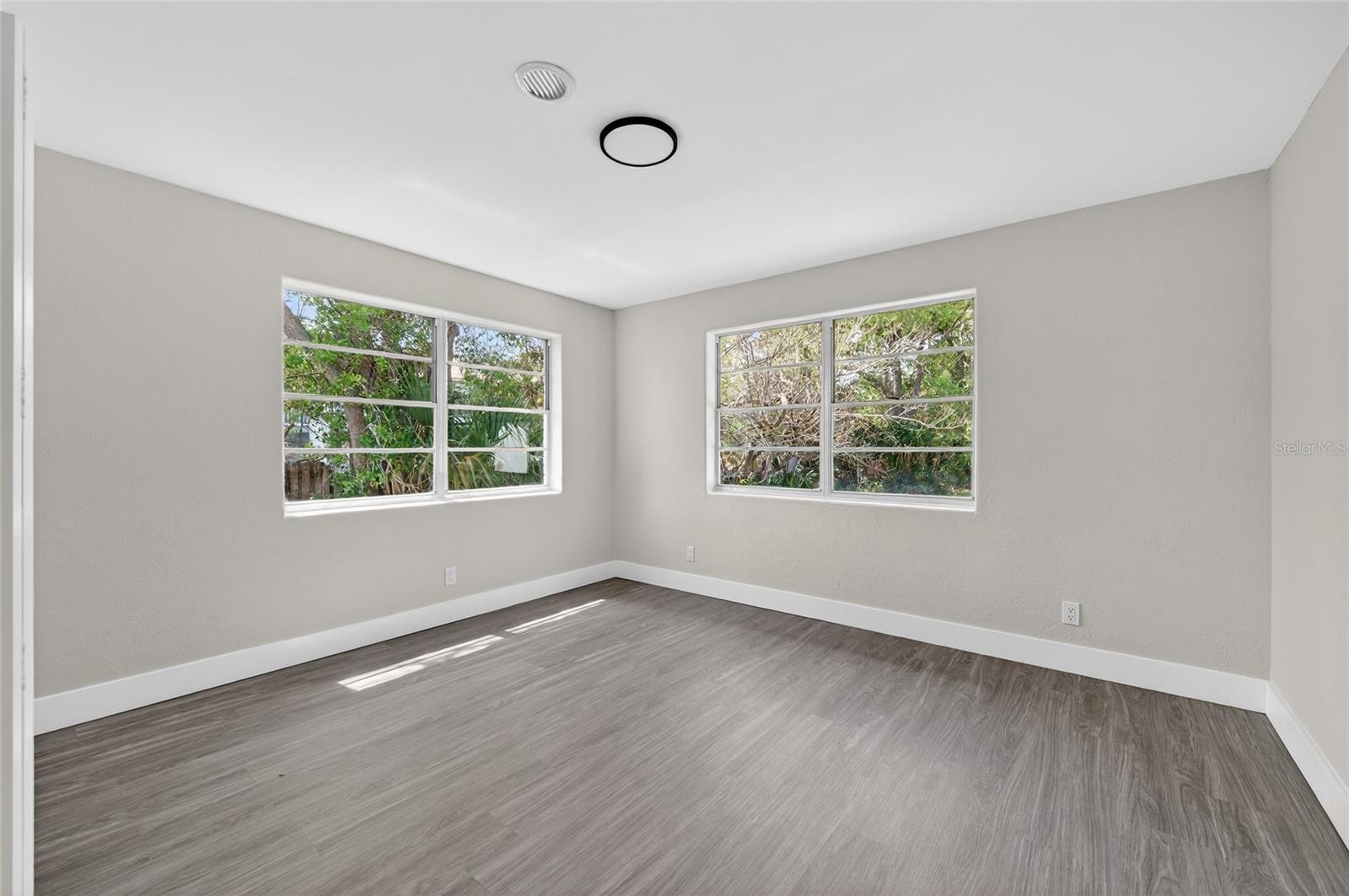 Image 16 of 35 For 1822 Palmetto Avenue