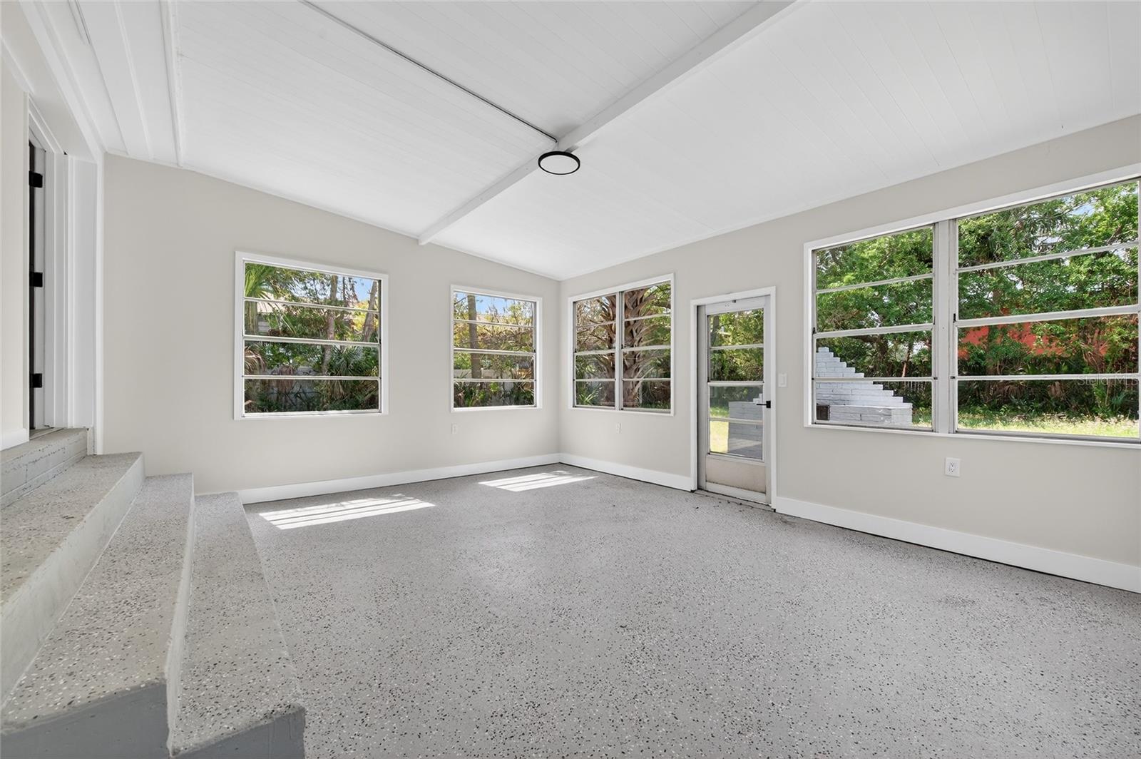 Image 19 of 35 For 1822 Palmetto Avenue