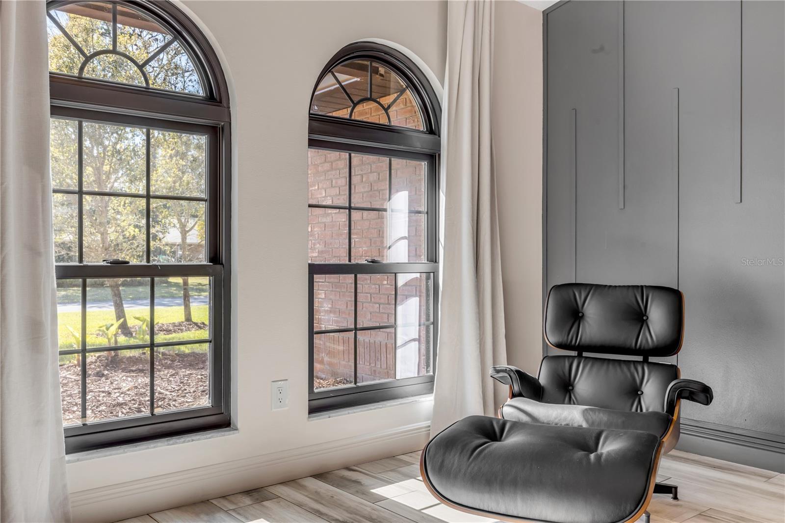 Image 10 of 72 For 171 Live Oak Court