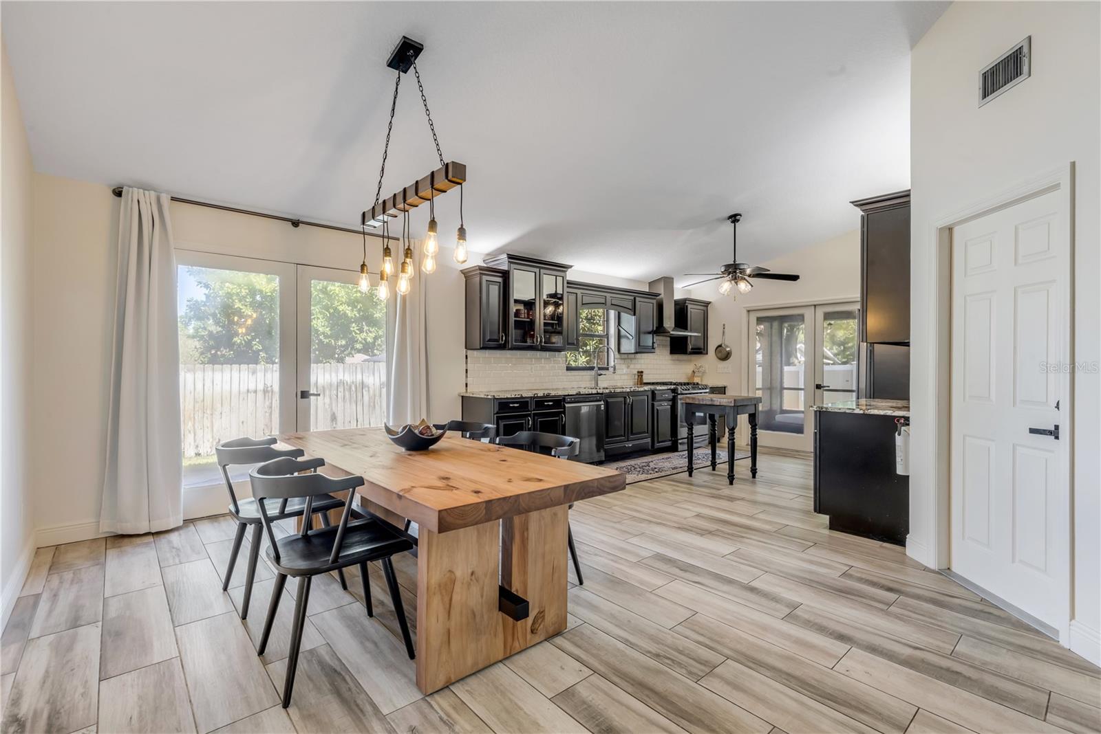 Image 12 of 72 For 171 Live Oak Court