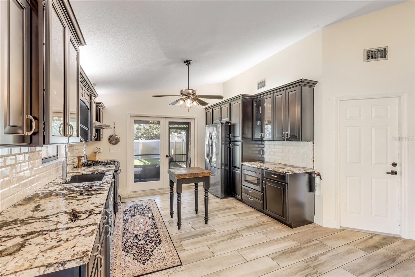 Image 16 of 72 For 171 Live Oak Court