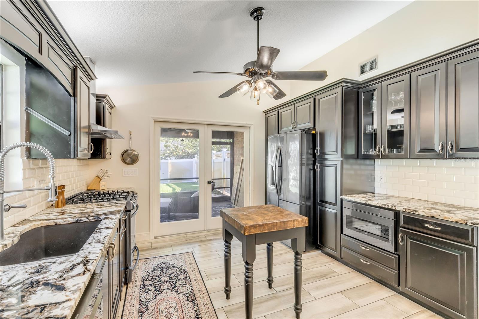 Image 18 of 72 For 171 Live Oak Court