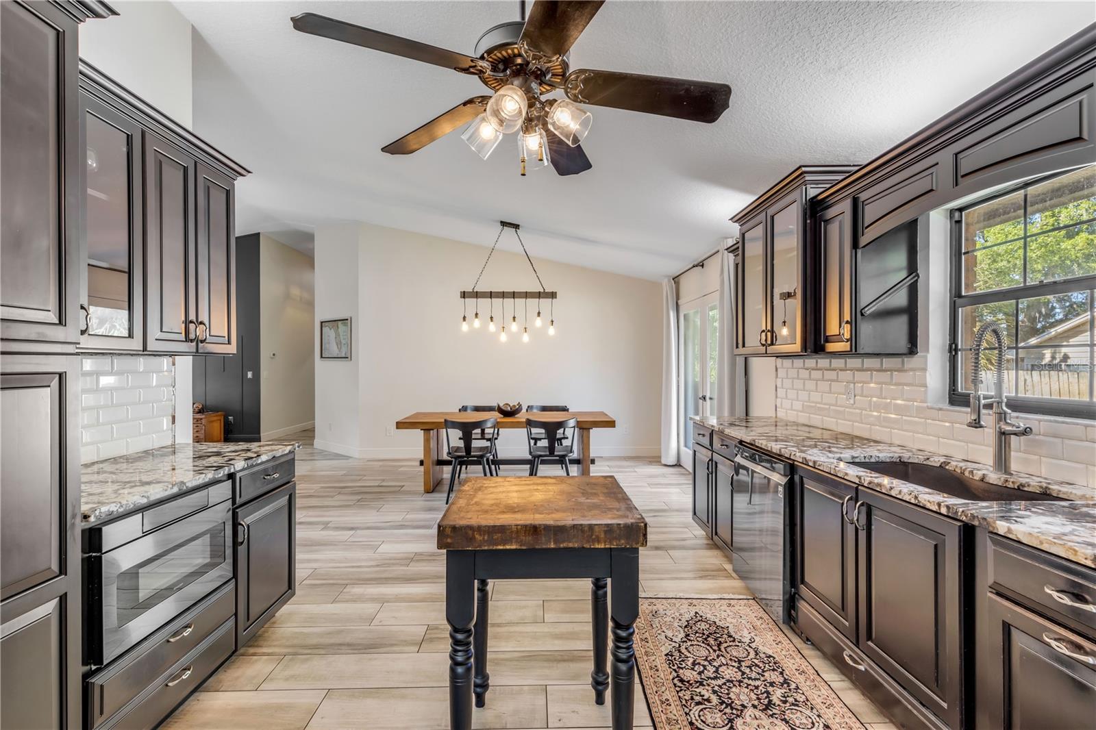 Image 22 of 72 For 171 Live Oak Court