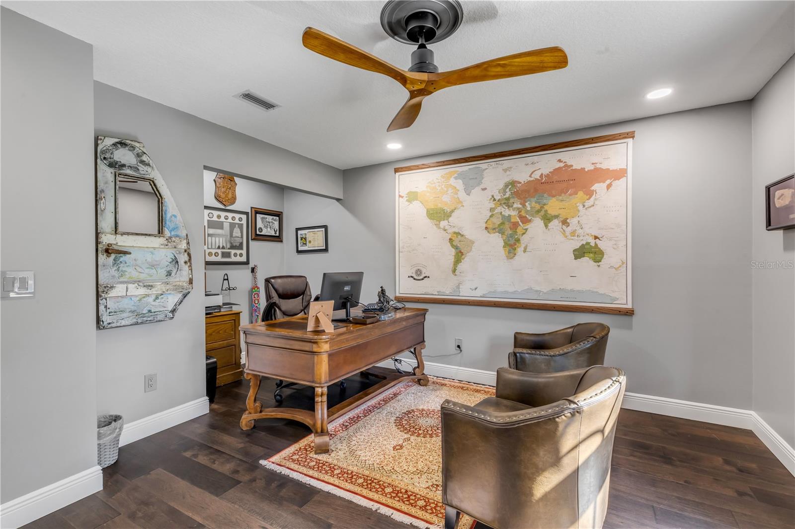 Image 27 of 72 For 171 Live Oak Court