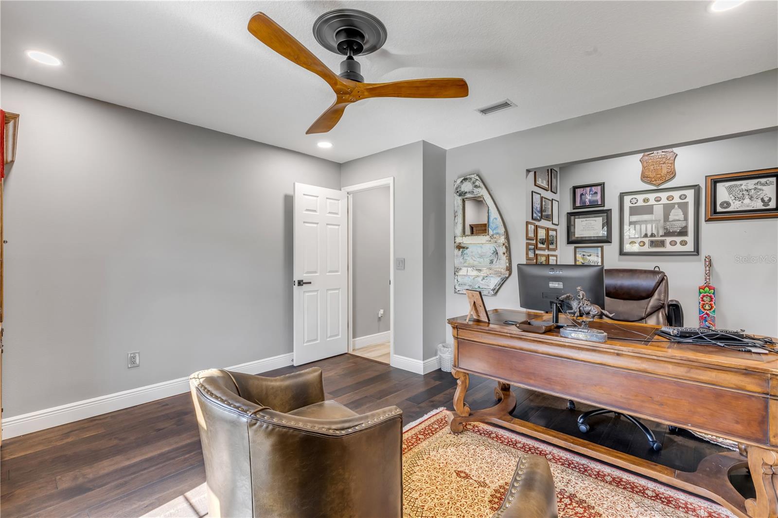 Image 28 of 72 For 171 Live Oak Court