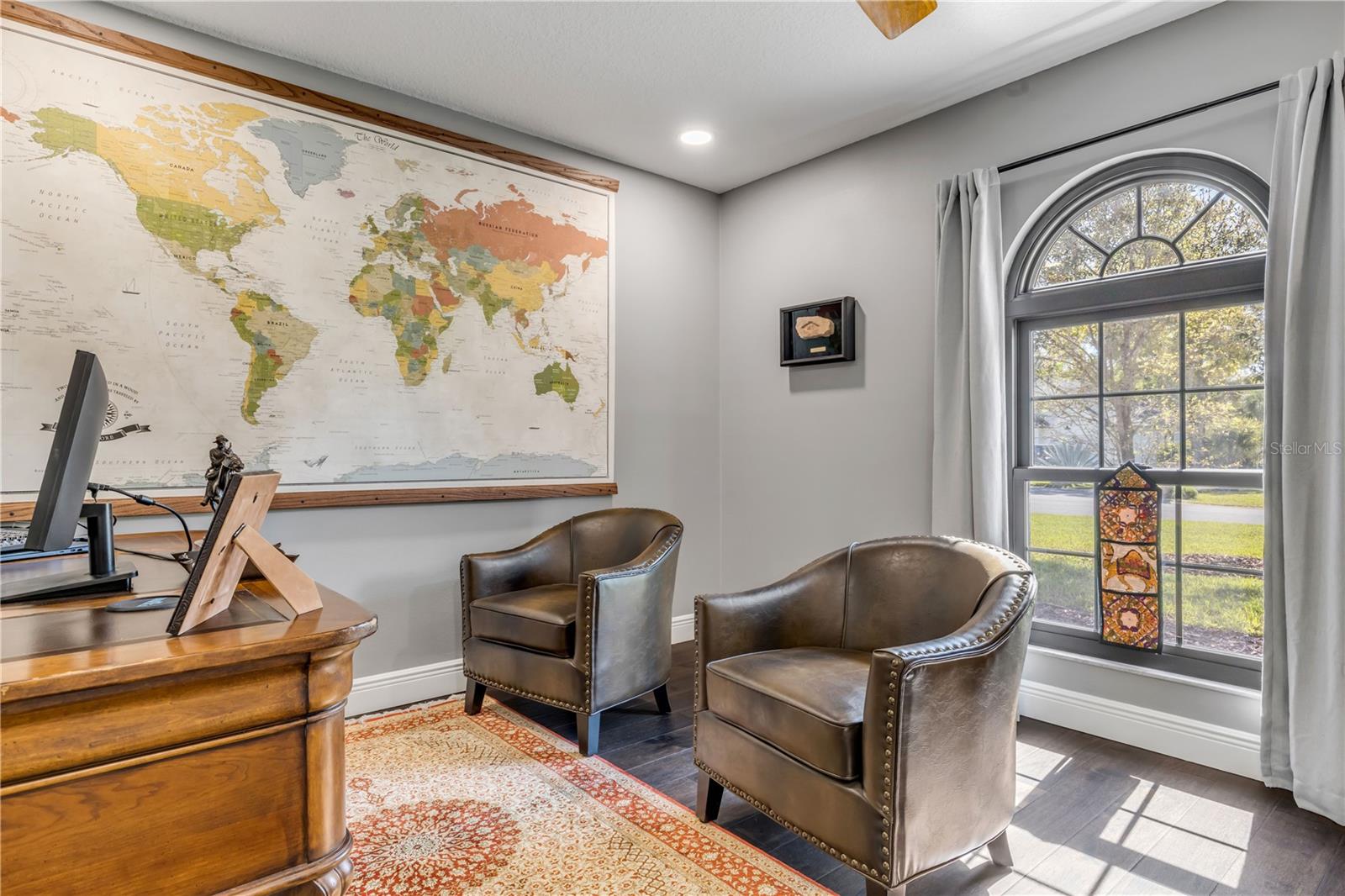 Image 29 of 72 For 171 Live Oak Court