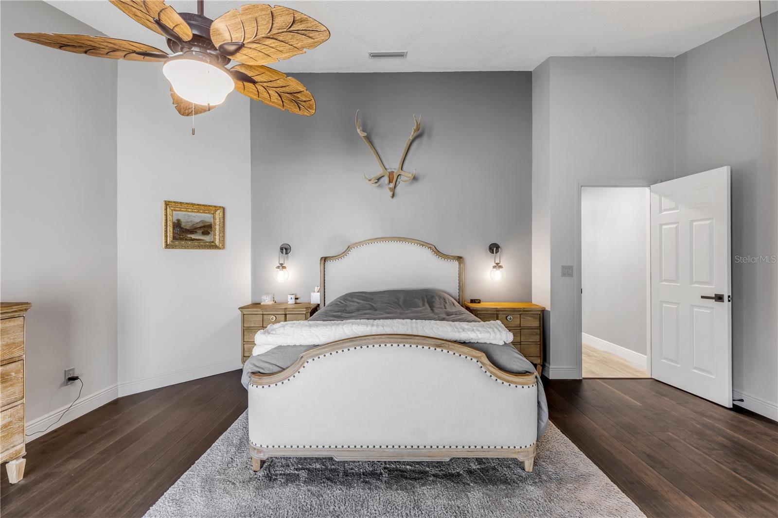 Image 33 of 72 For 171 Live Oak Court