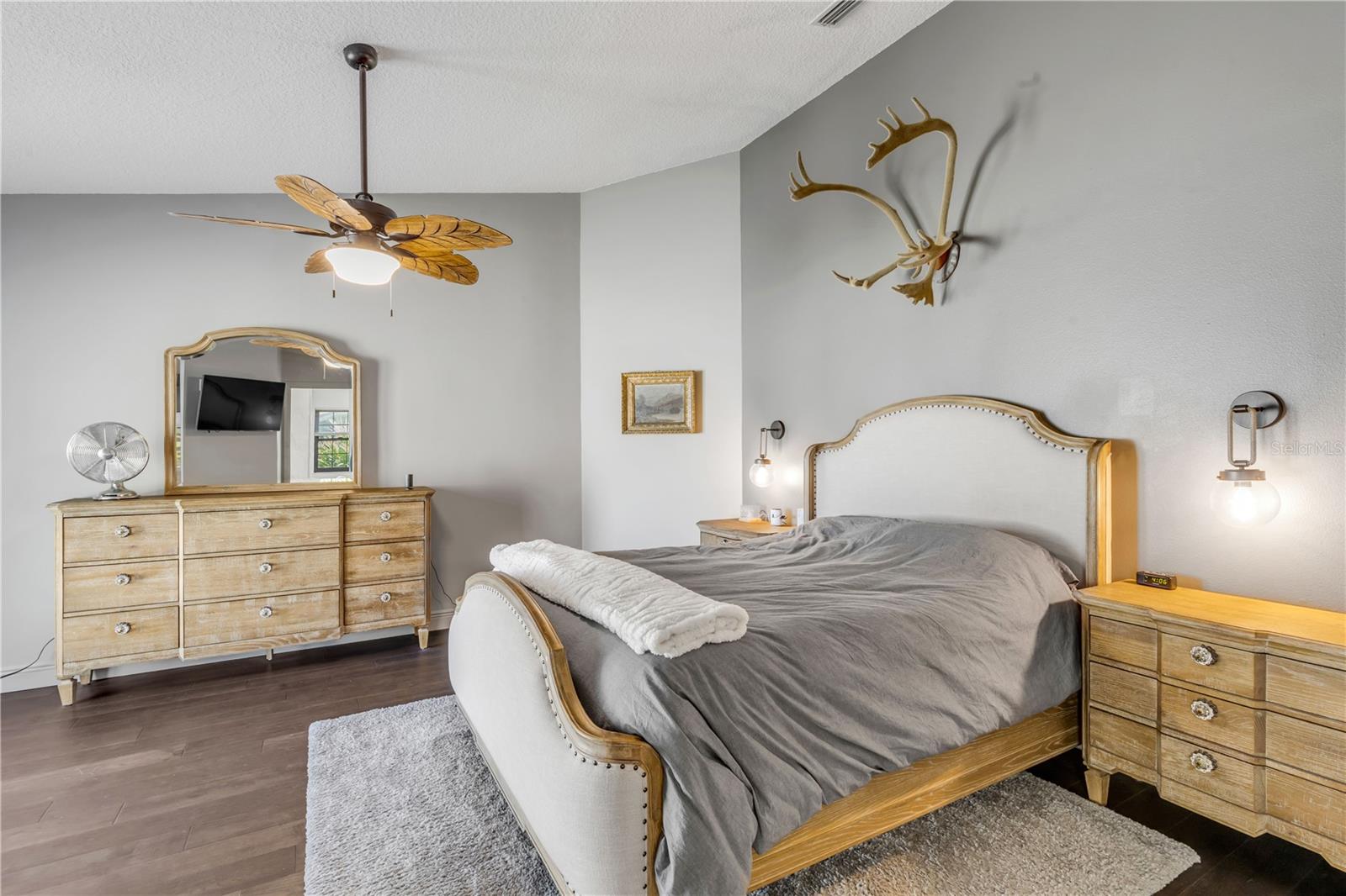 Image 36 of 72 For 171 Live Oak Court