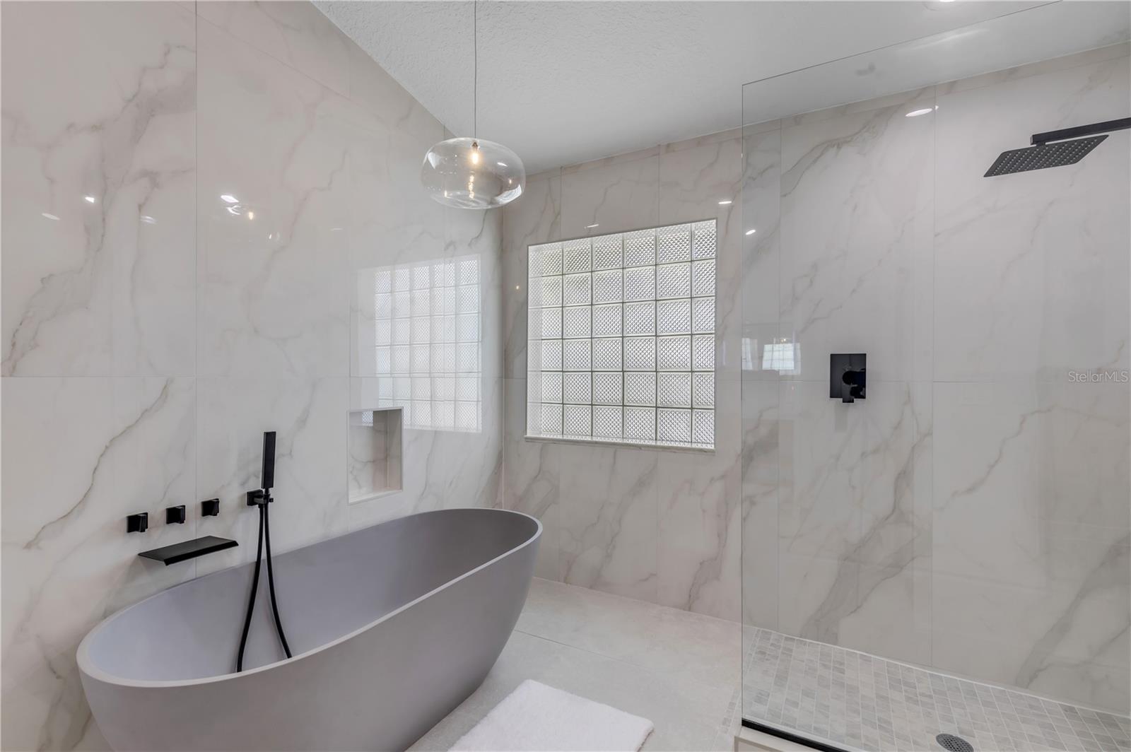 Image 39 of 72 For 171 Live Oak Court