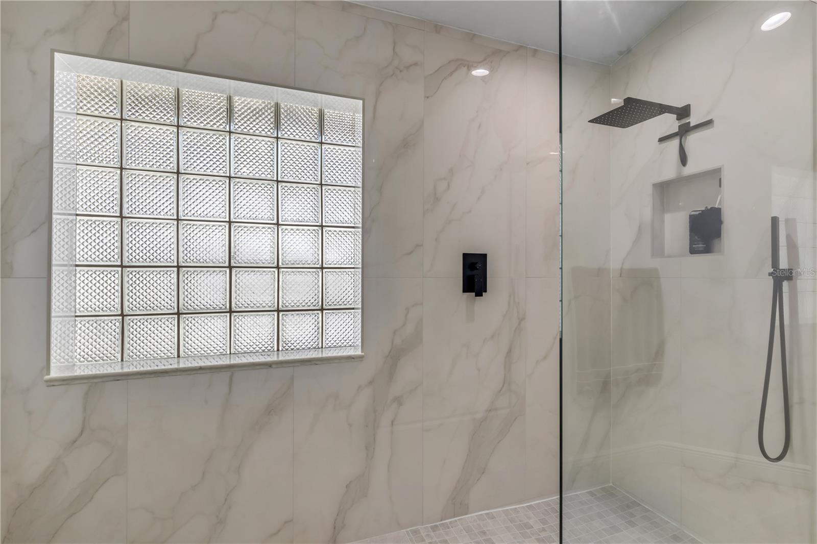 Image 41 of 72 For 171 Live Oak Court