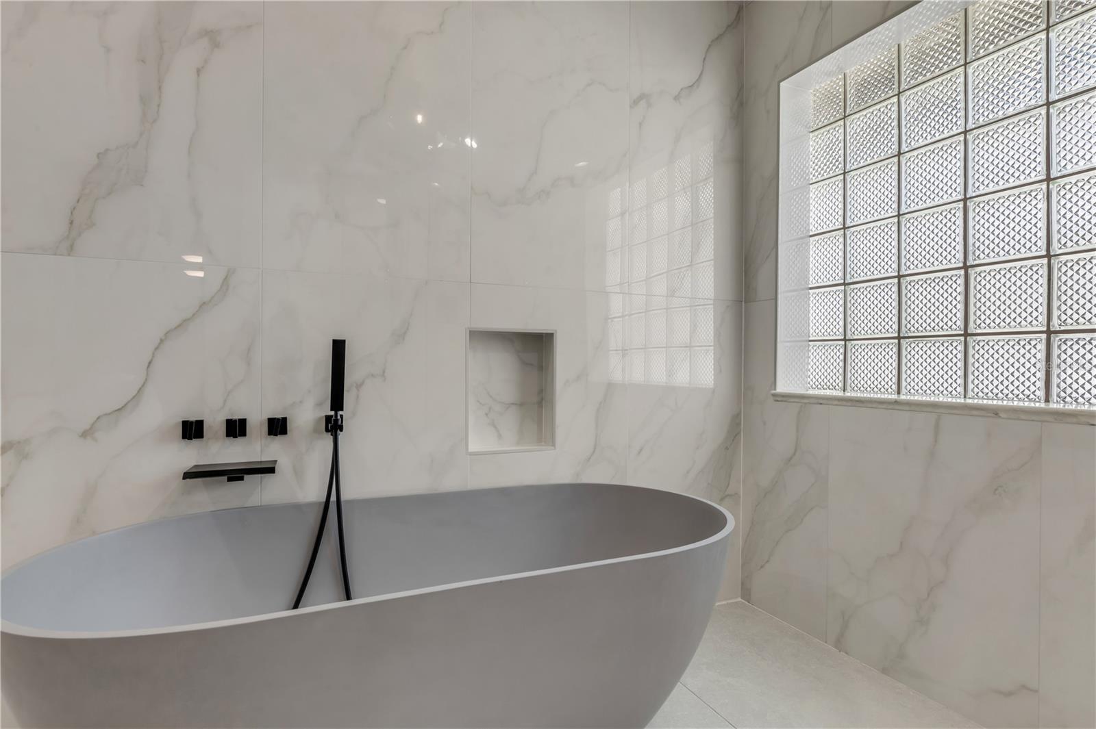 Image 42 of 72 For 171 Live Oak Court