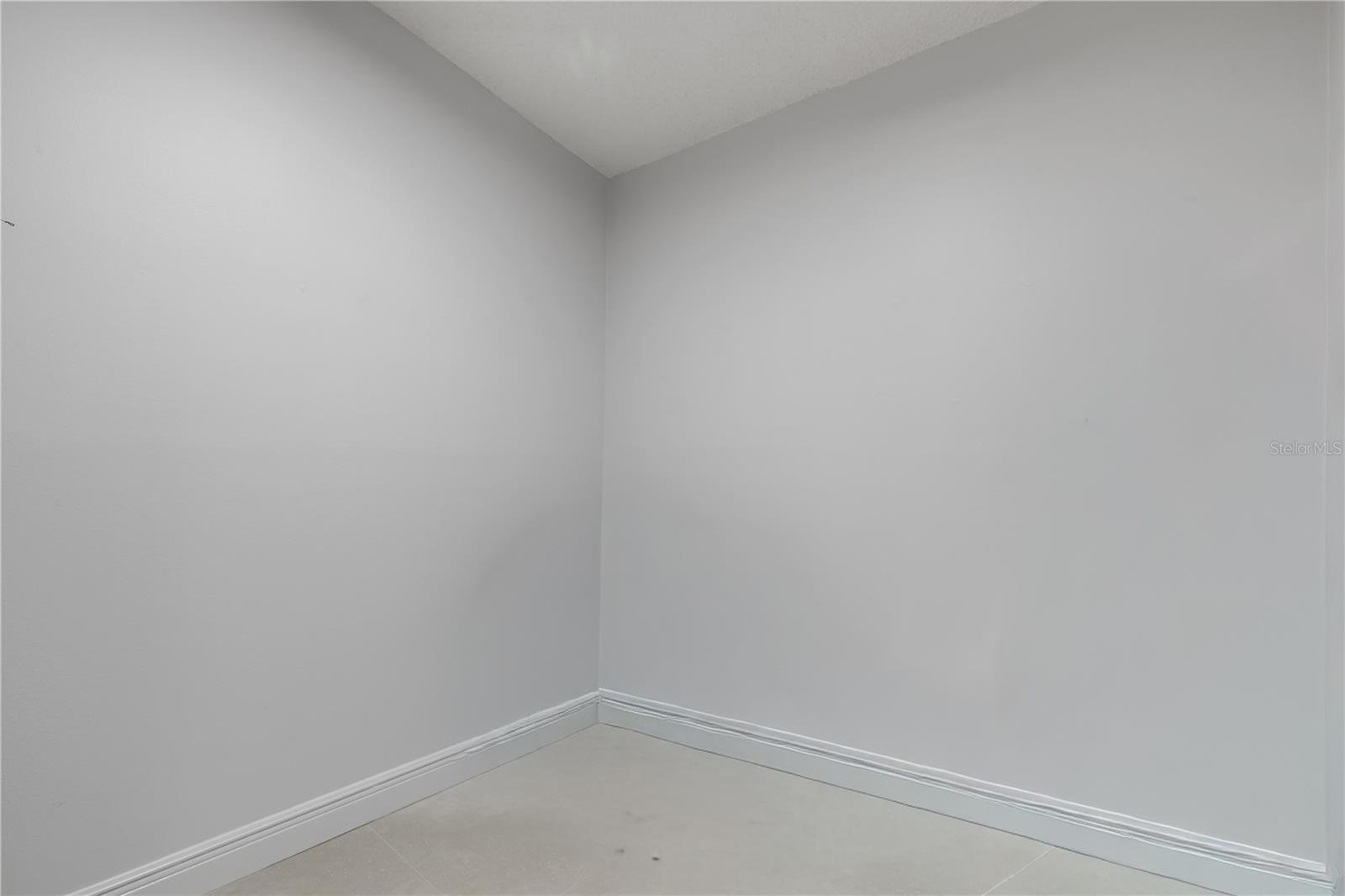 Image 47 of 72 For 171 Live Oak Court