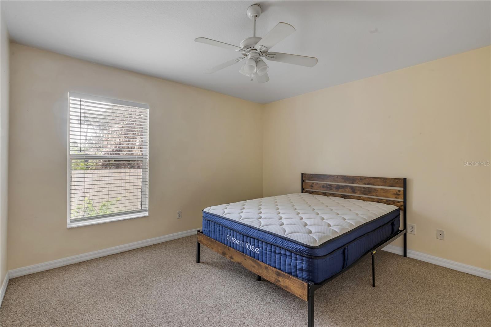 Image 22 of 49 For 711 River Oaks Circle