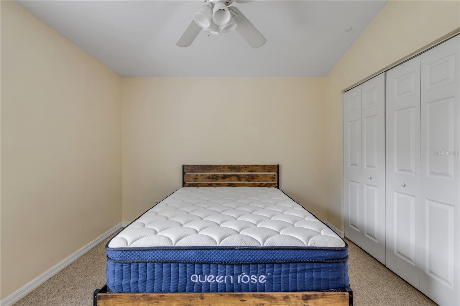 Image 23 of 49 For 711 River Oaks Circle