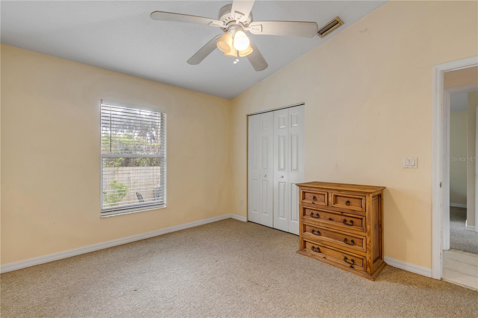 Image 27 of 49 For 711 River Oaks Circle