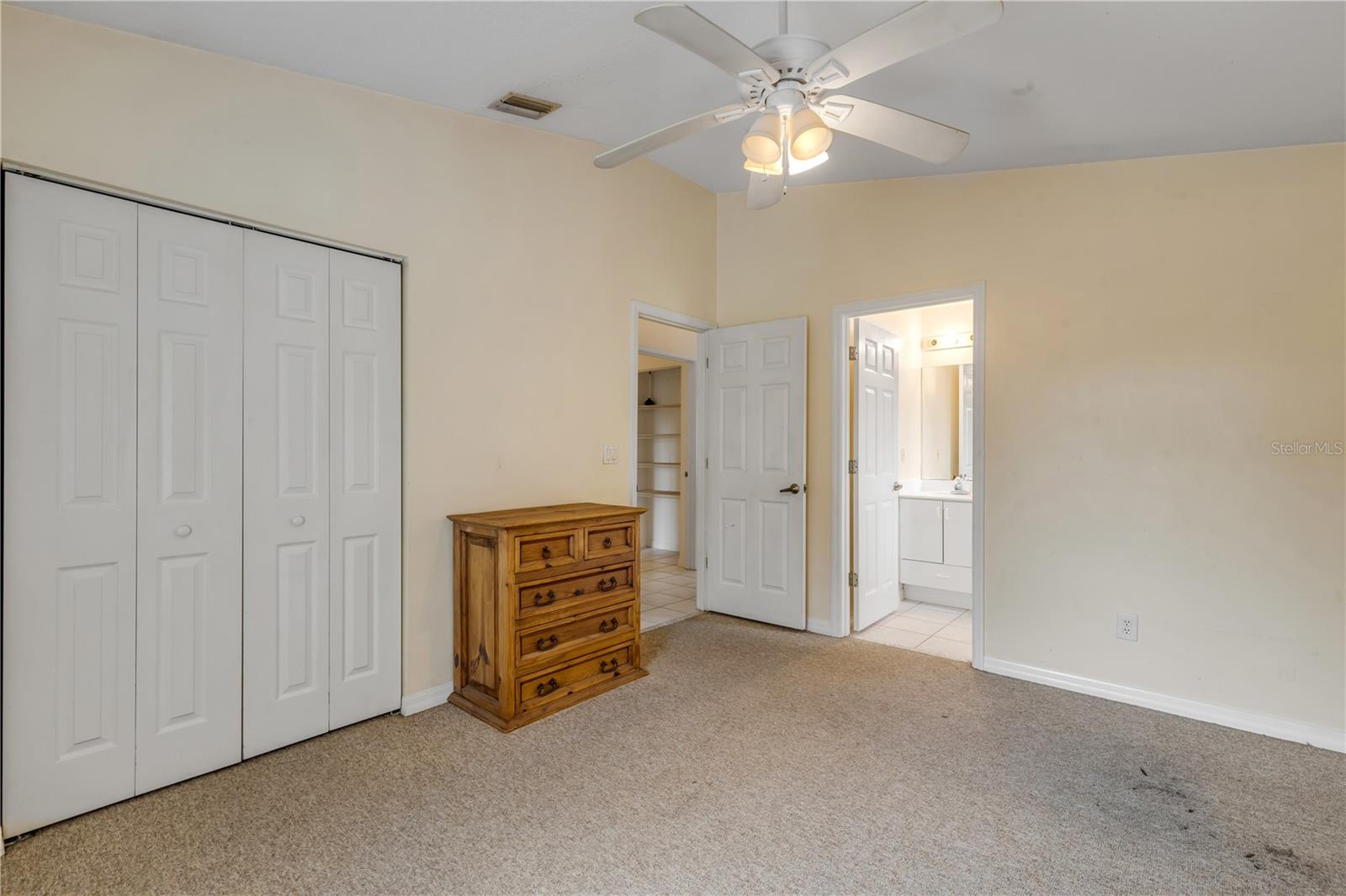 Image 28 of 49 For 711 River Oaks Circle