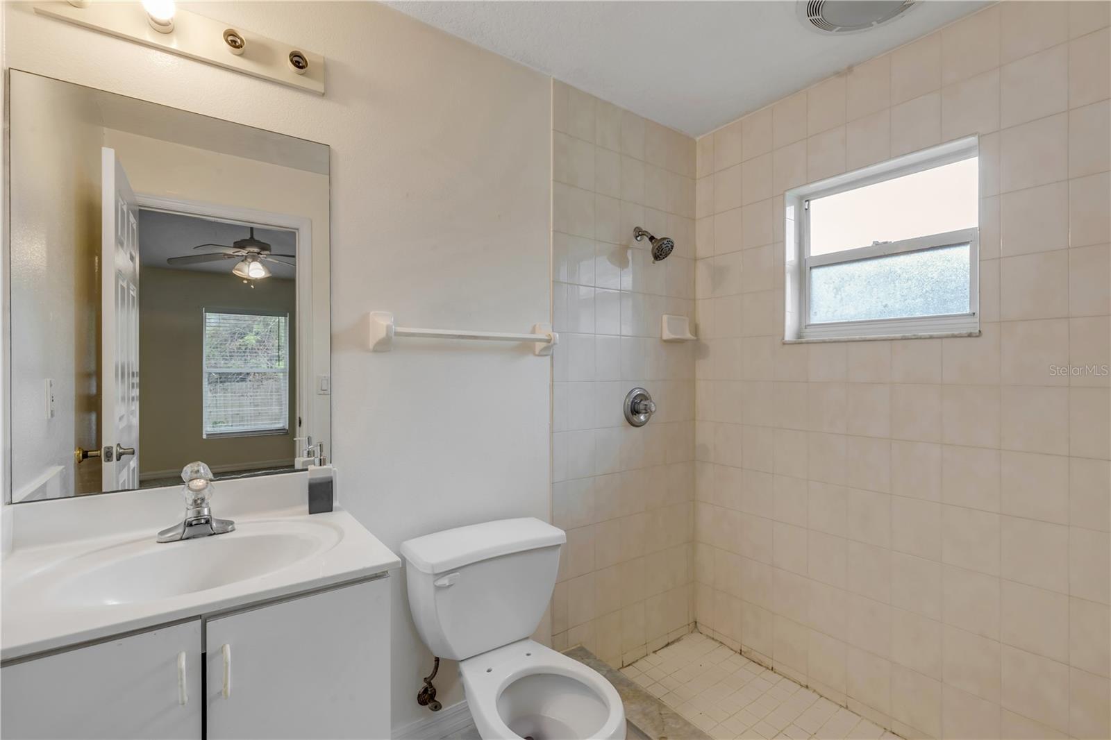 Image 30 of 49 For 711 River Oaks Circle