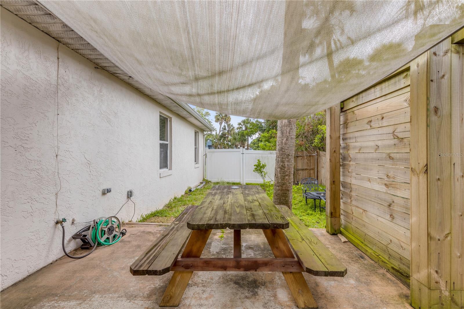 Image 32 of 49 For 711 River Oaks Circle