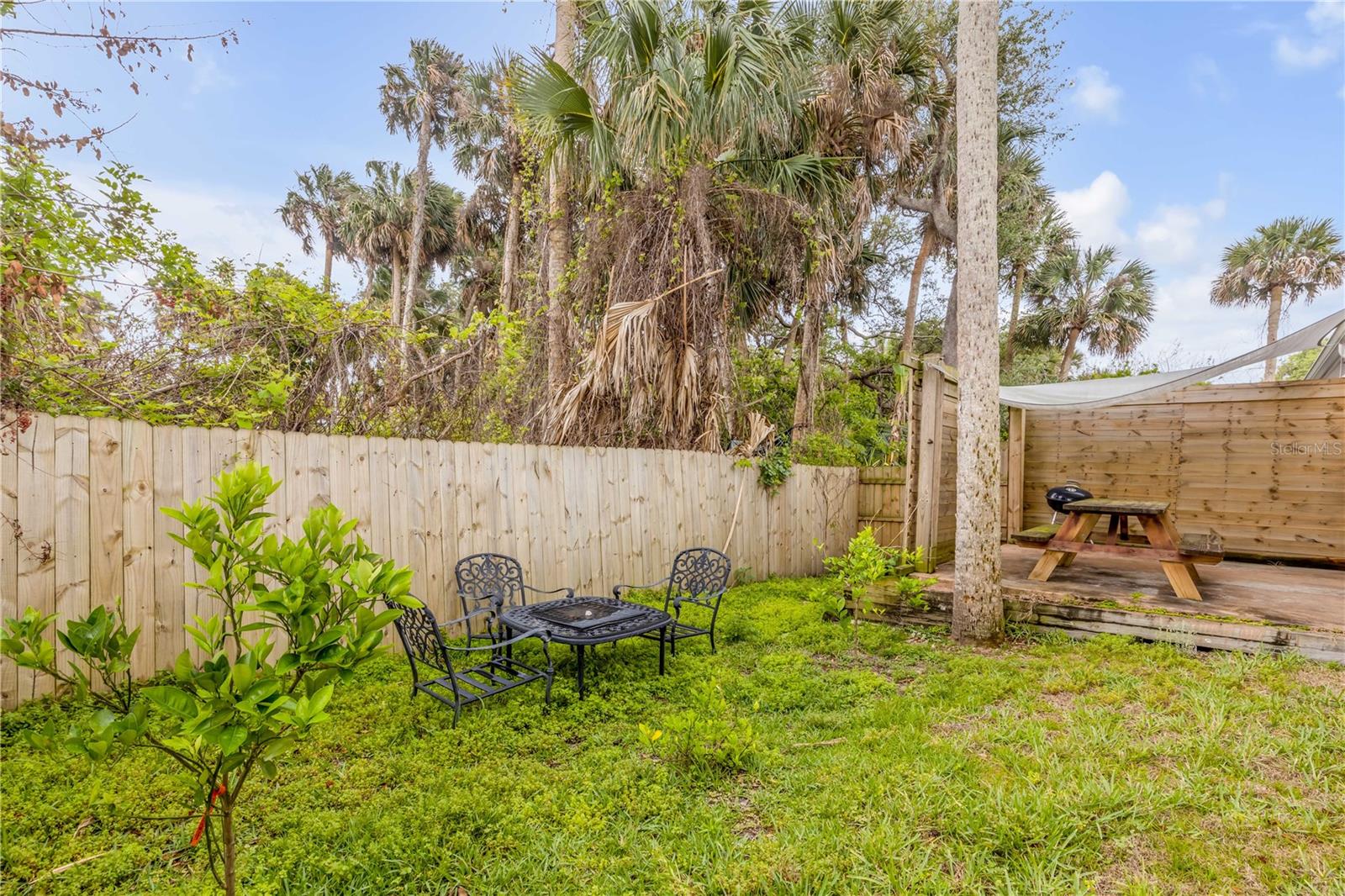 Image 36 of 49 For 711 River Oaks Circle