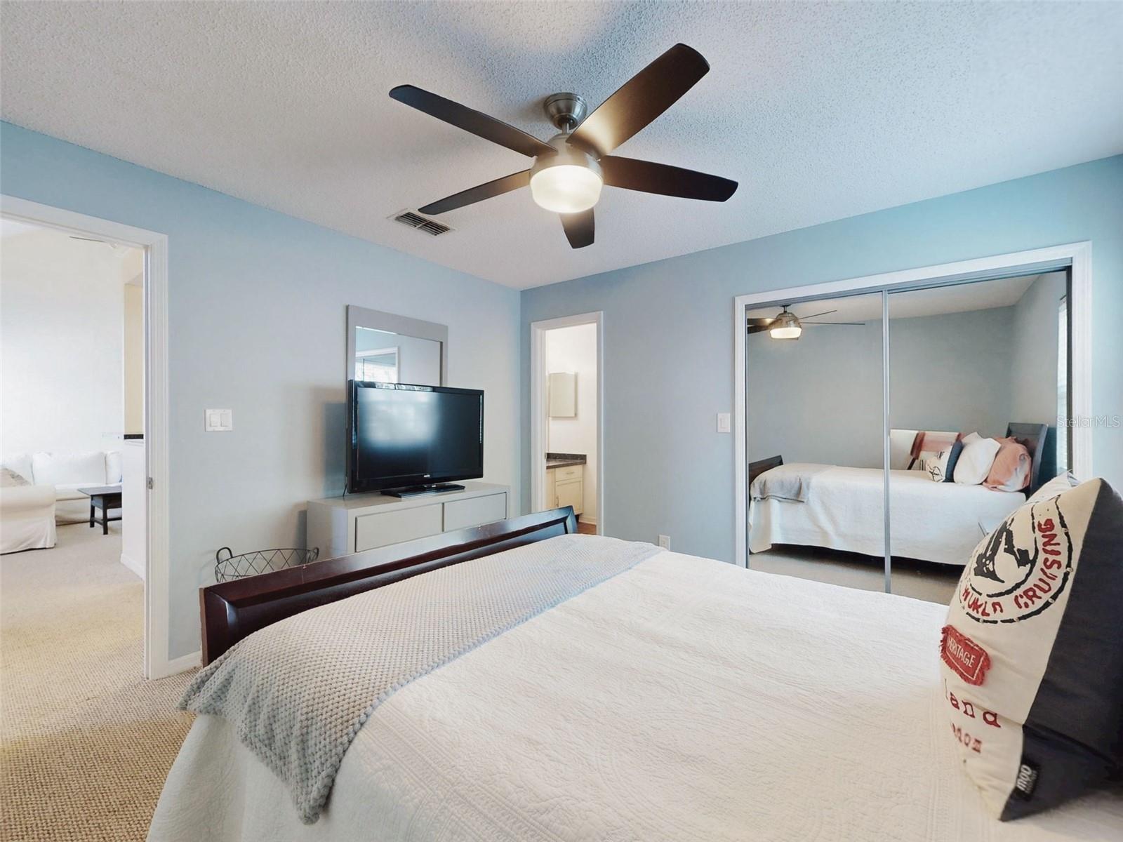 Image 17 of 33 For 4214 Sun Village Court 380