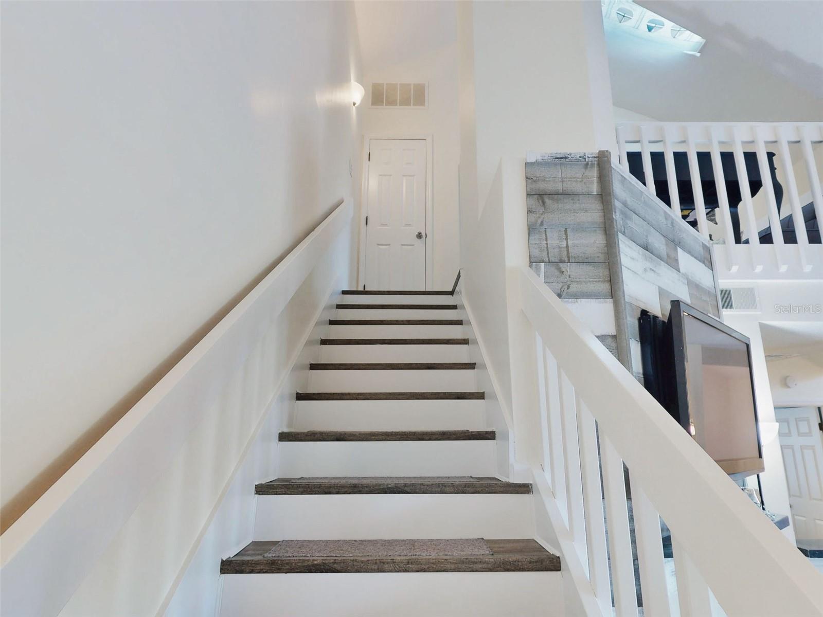 Image 19 of 33 For 4214 Sun Village Court 380