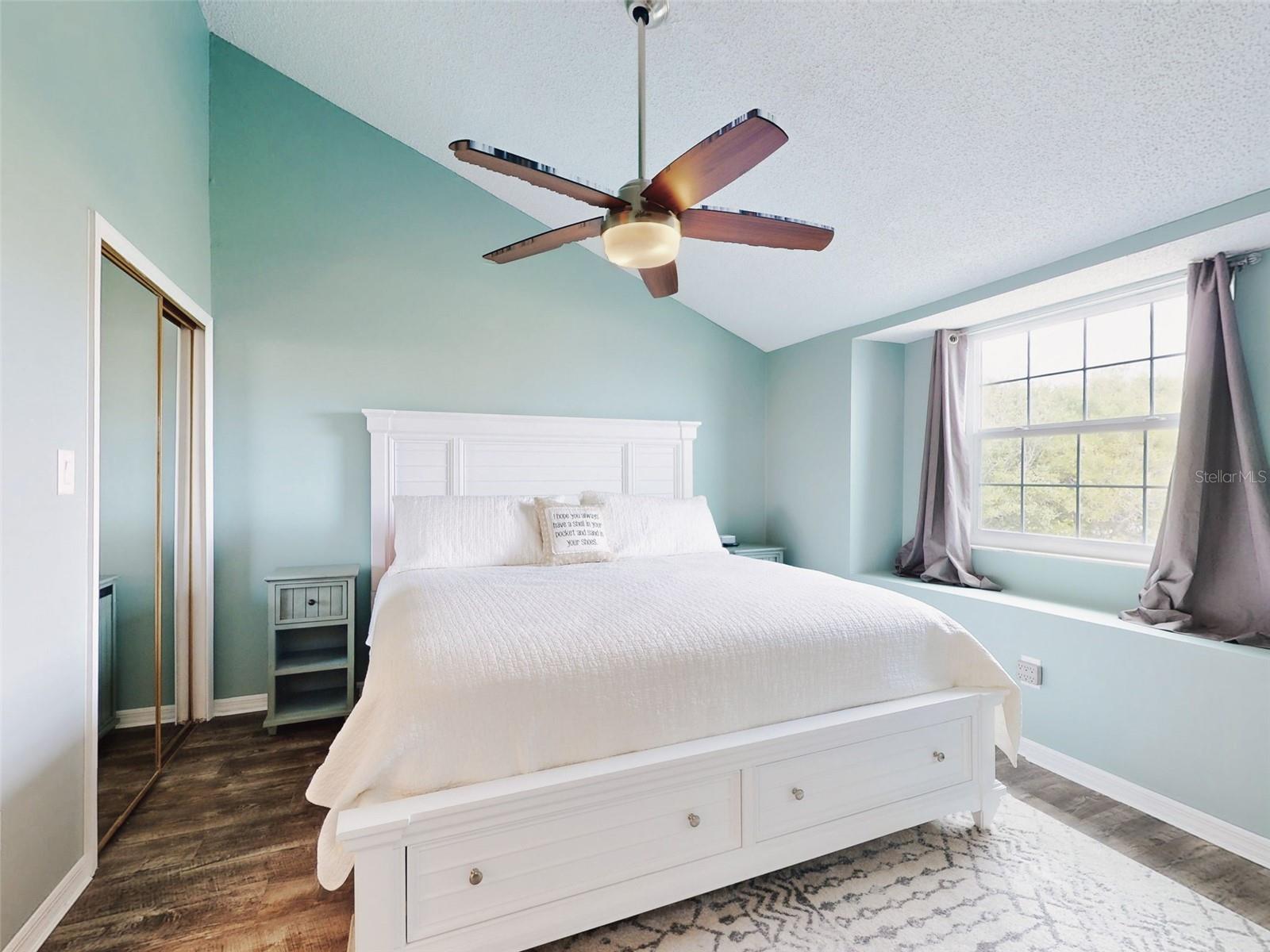 Image 22 of 33 For 4214 Sun Village Court 380