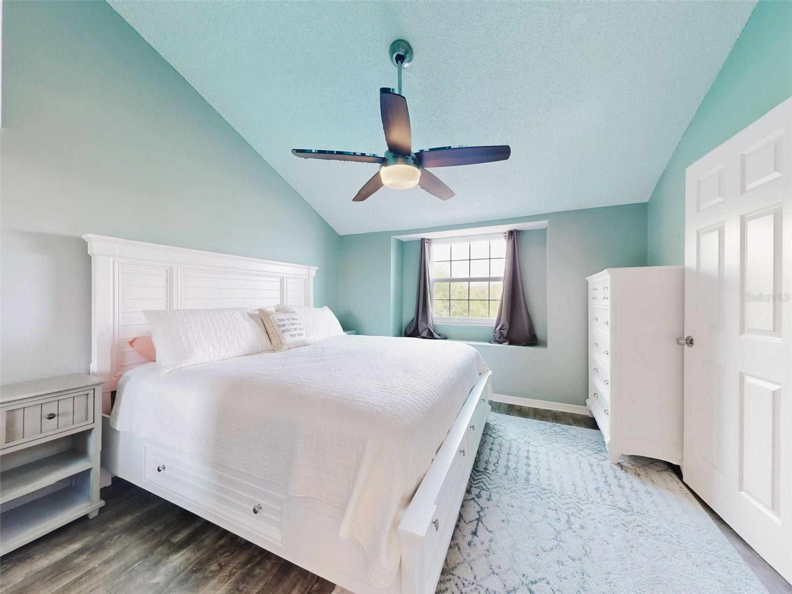 Image 23 of 33 For 4214 Sun Village Court 380