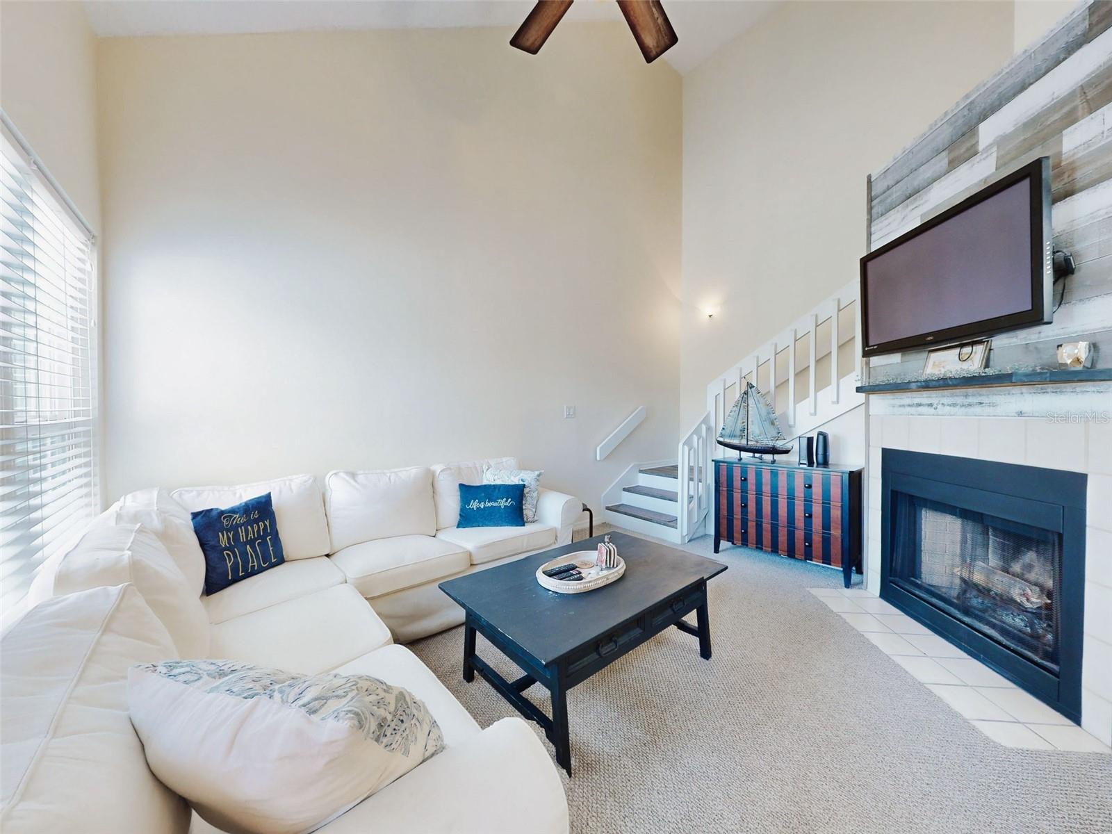 Image 5 of 33 For 4214 Sun Village Court 380