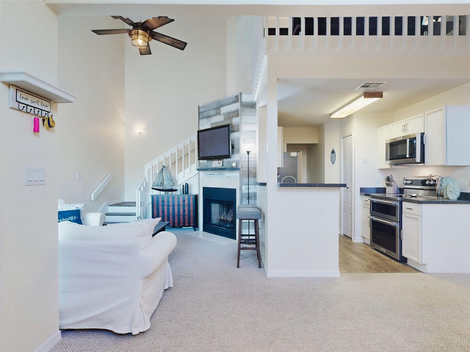 Image 9 of 33 For 4214 Sun Village Court 380