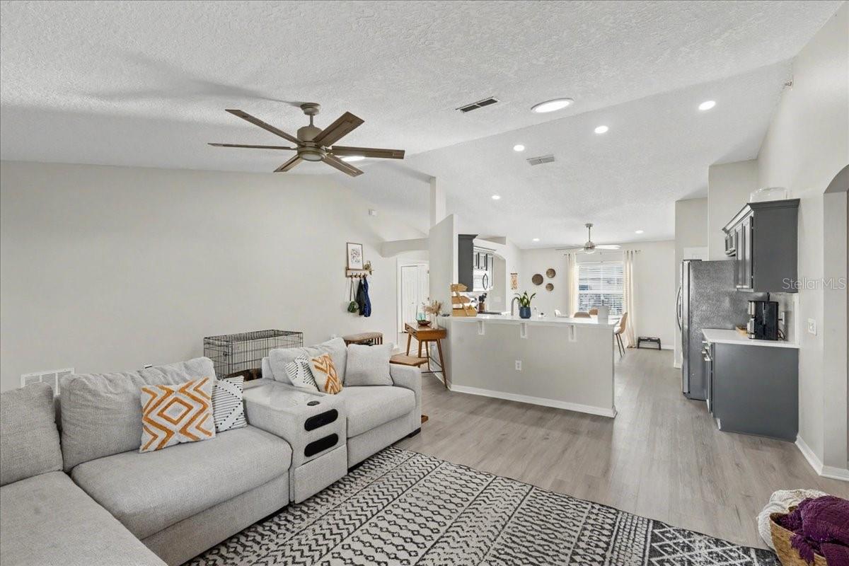 Image 19 of 42 For 342 Mariners Gate Drive