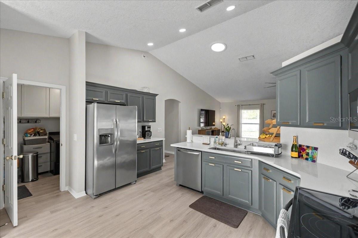 Image 9 of 42 For 342 Mariners Gate Drive