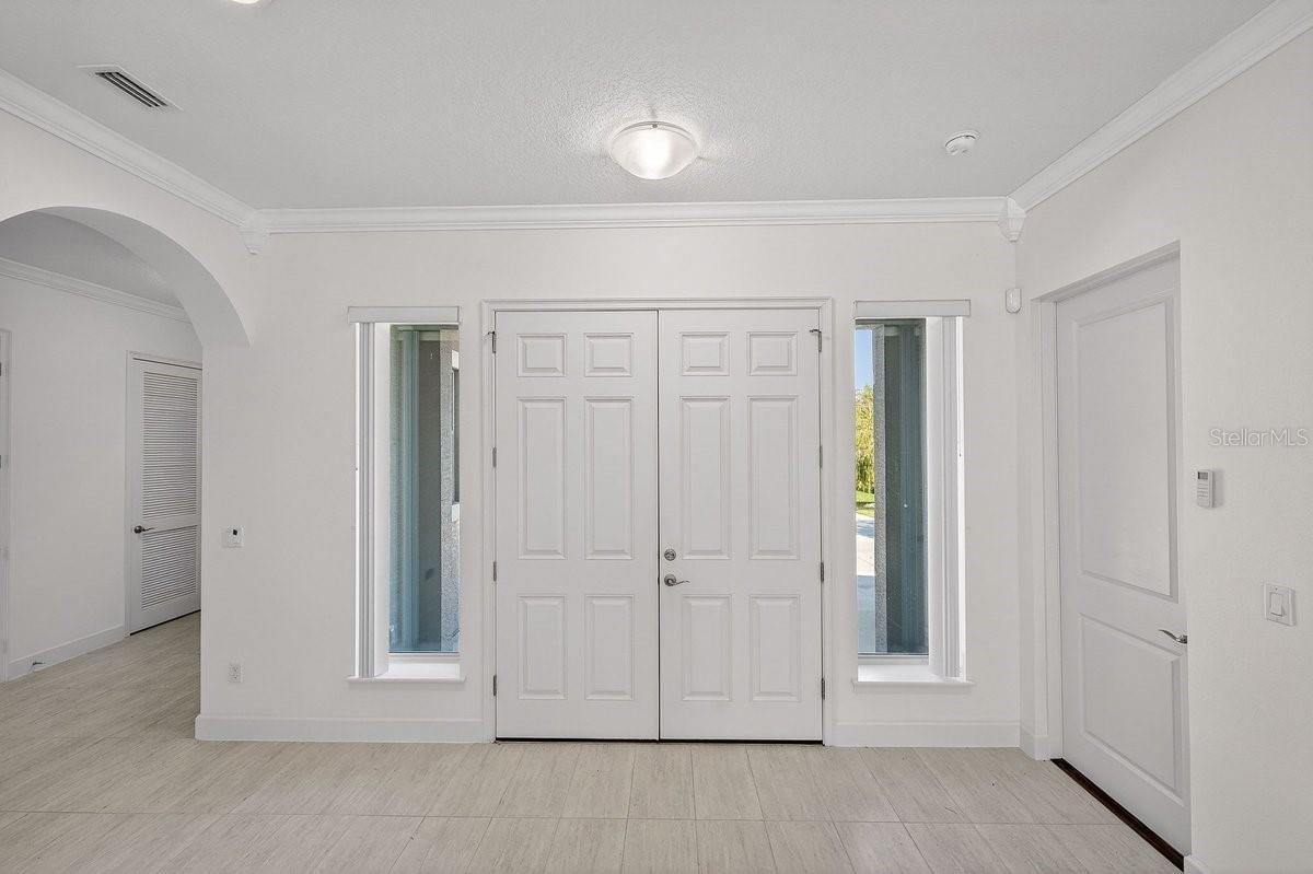 Image 4 of 57 For 6808 Forkmead Lane