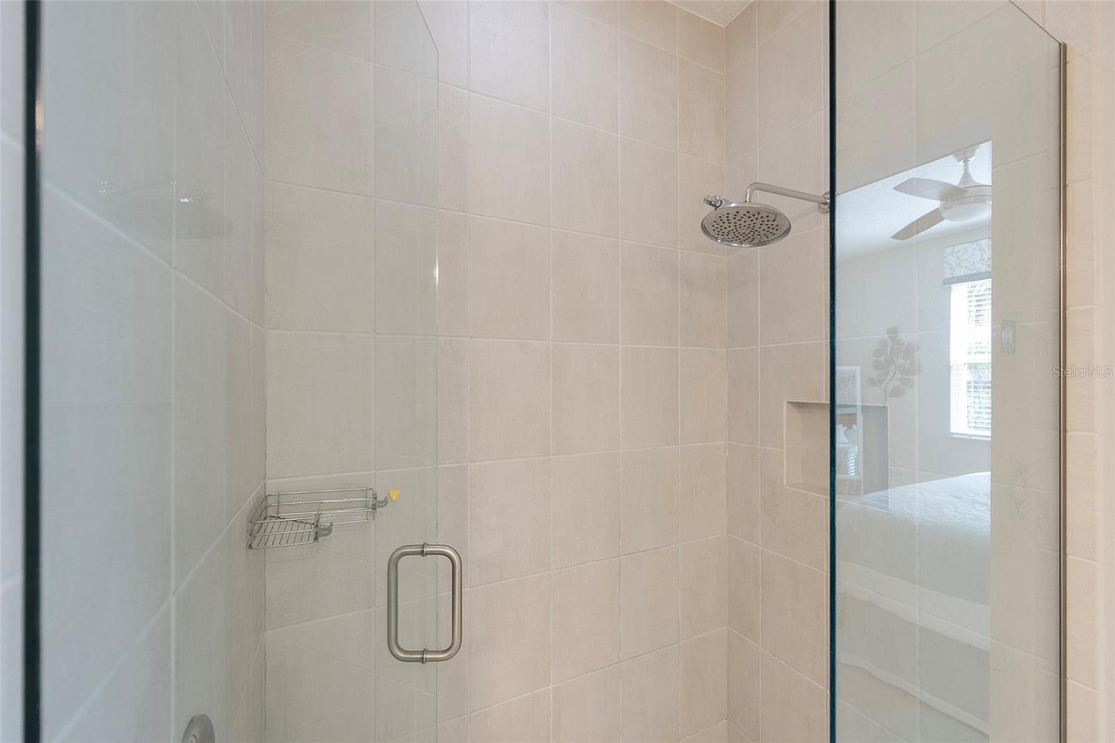 Image 12 of 37 For 572 Landshark Boulevard