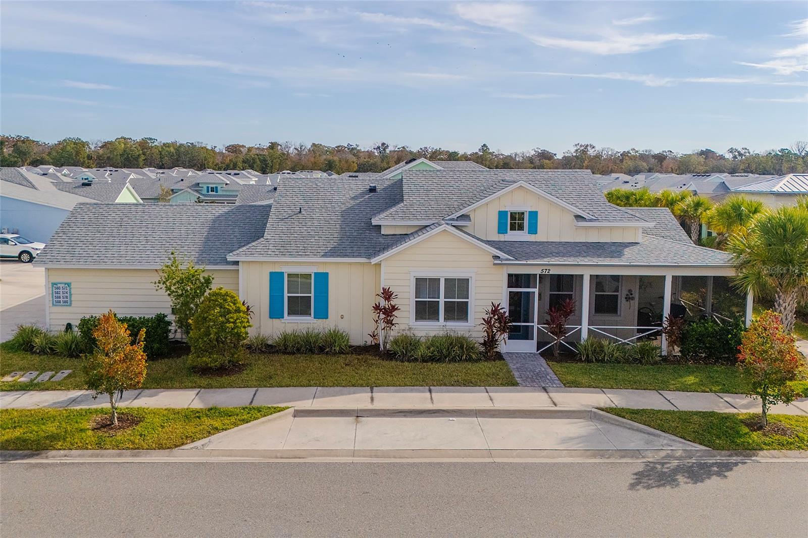 Image 2 of 37 For 572 Landshark Boulevard