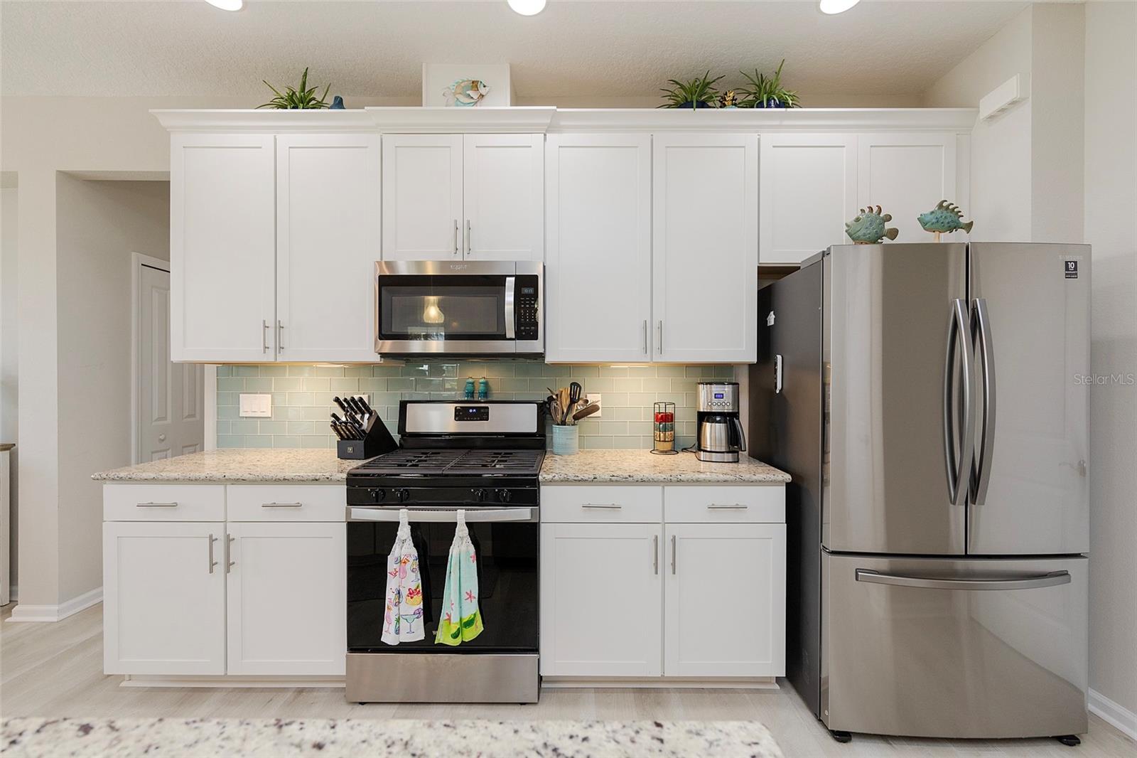 Image 27 of 37 For 572 Landshark Boulevard